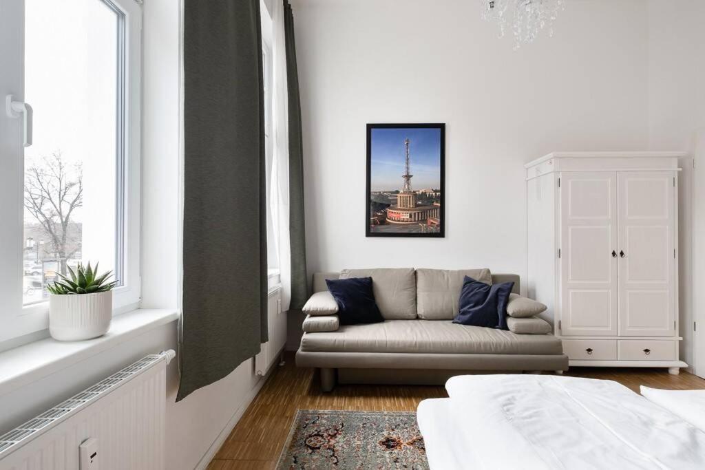 Sc 05 By Rockchair Apartments L Superhost Status L 2 Bedrooms Boxspringbeds Balcony Elevator - Cozy Family & Business Flair Welcomes You! Berlin Exterior photo